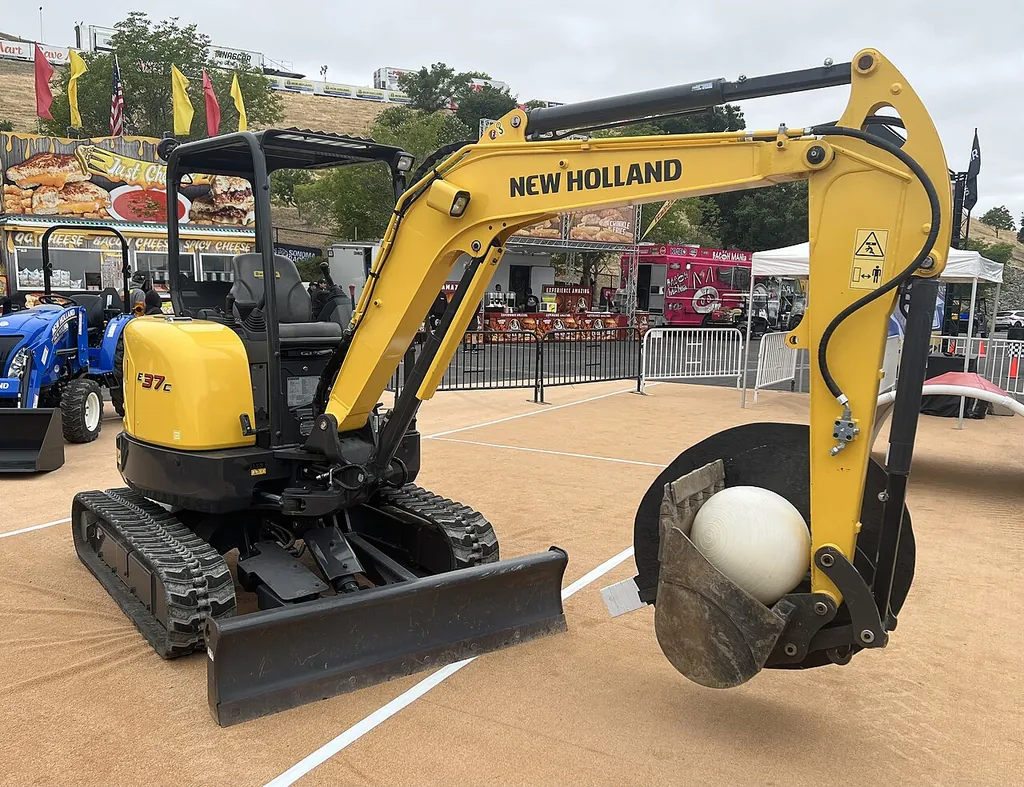 New Holland E37C
